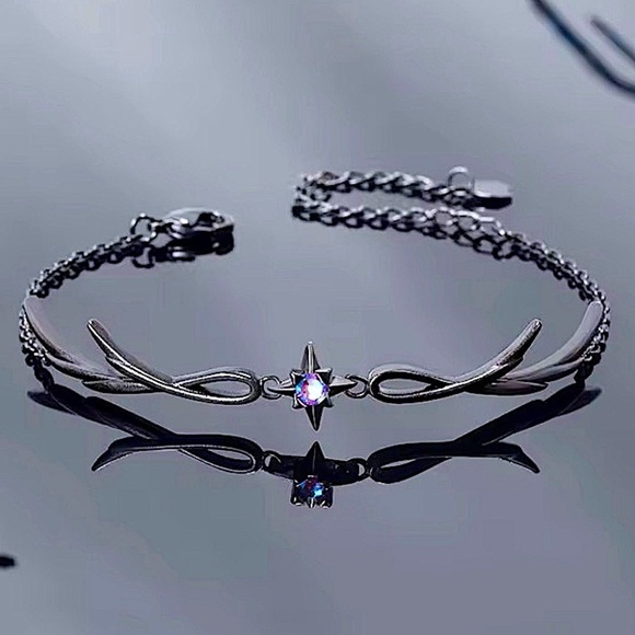 Elegant Bracelet with Blue Crystal Gemstone - Picture 1 of 5